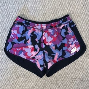 Patterned running shorts